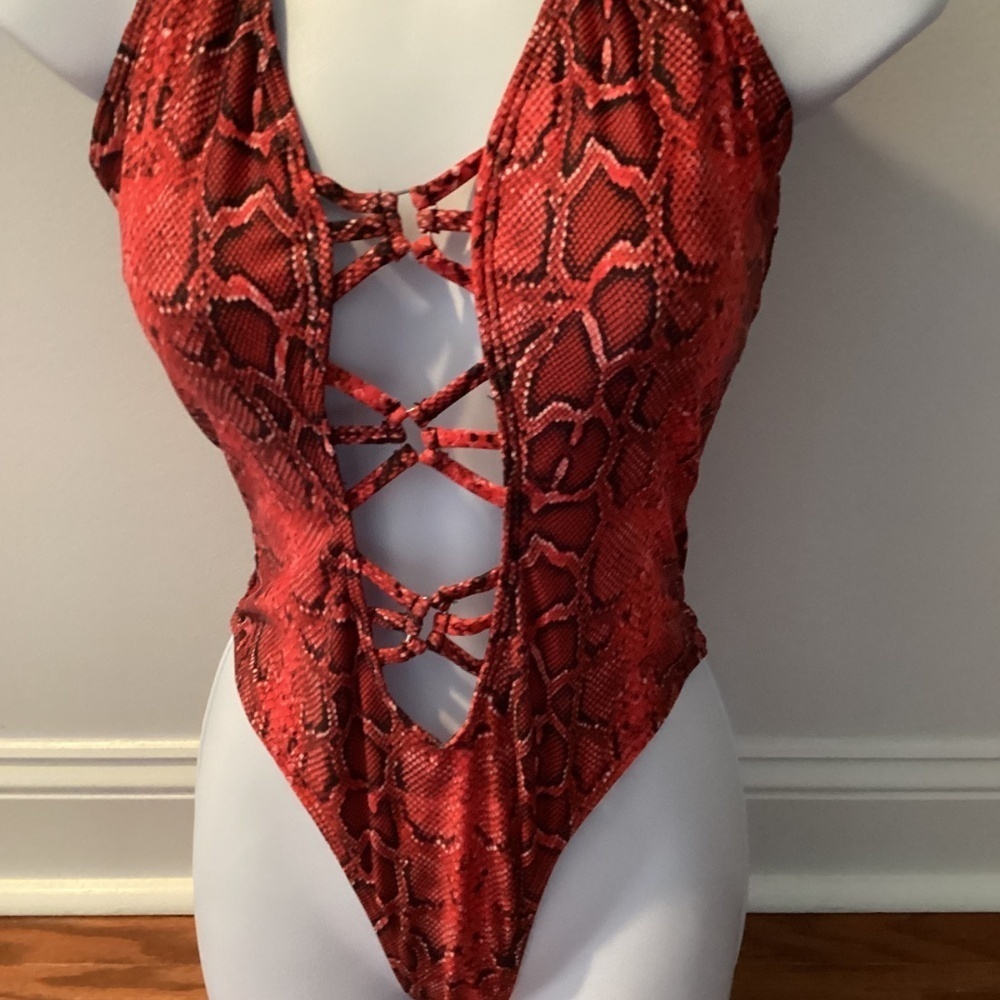 SNAKESKIN PRINT ONE-PIECE SWIMSUIT